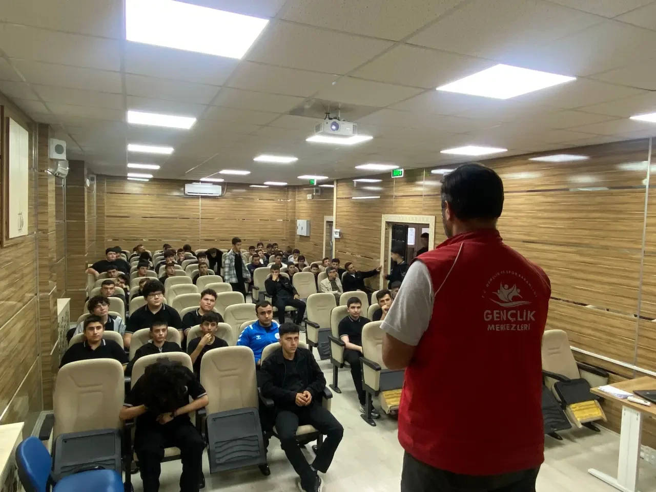 GSB Amasya Gençlik Merkezi’nden Okullarda Tanıtım Seferberliği 1