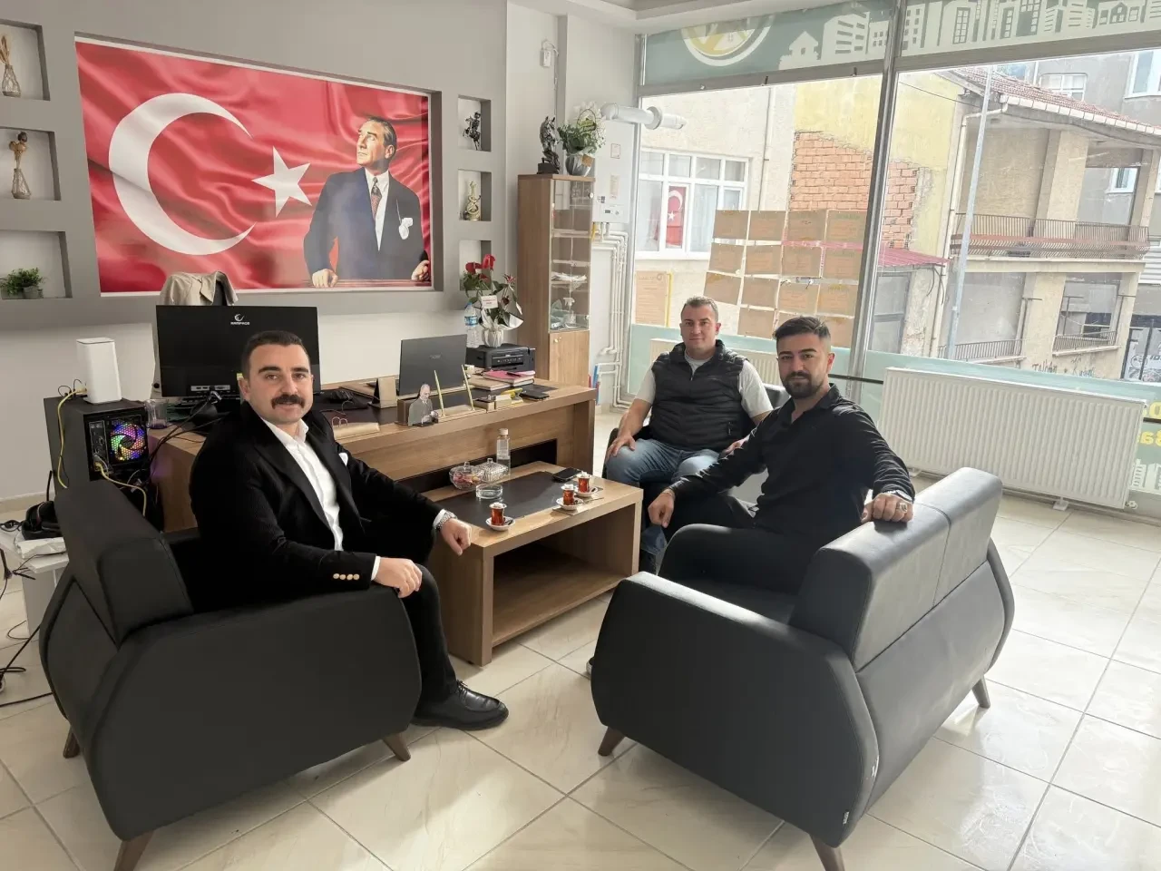 Gençlik Üretiyor, Dayanışma Büyüyor 1
