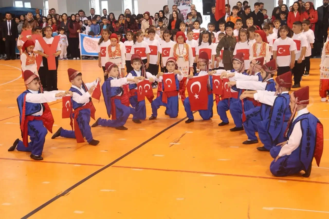 Taşova’da Cumhuriyet Gurur ve Coşkuyla Kutlandı 2