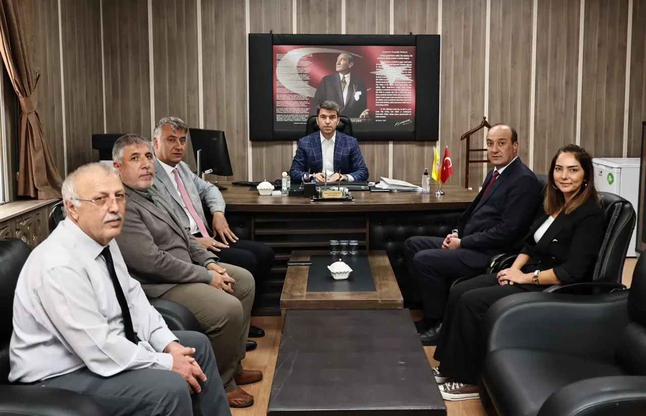 Amasya’da Sınıfta Sürpriz Misafir: Vali Bakan 1