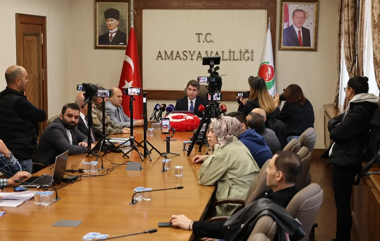 Vali Önder Bakan 1 Yılık Faaliyetleri Açıkladı 1