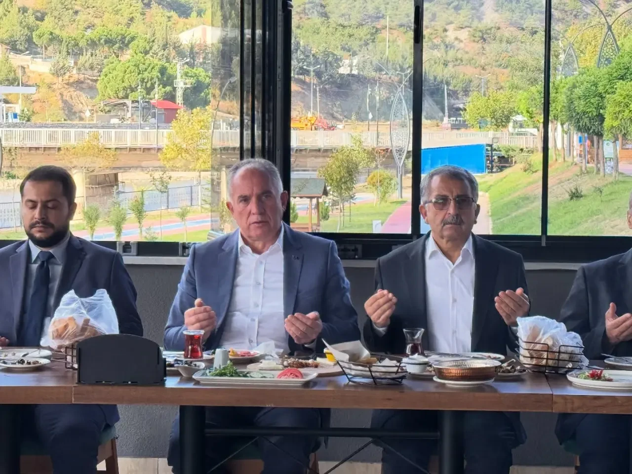 Başkan Özalp’ten Kahvaltı Programı 3