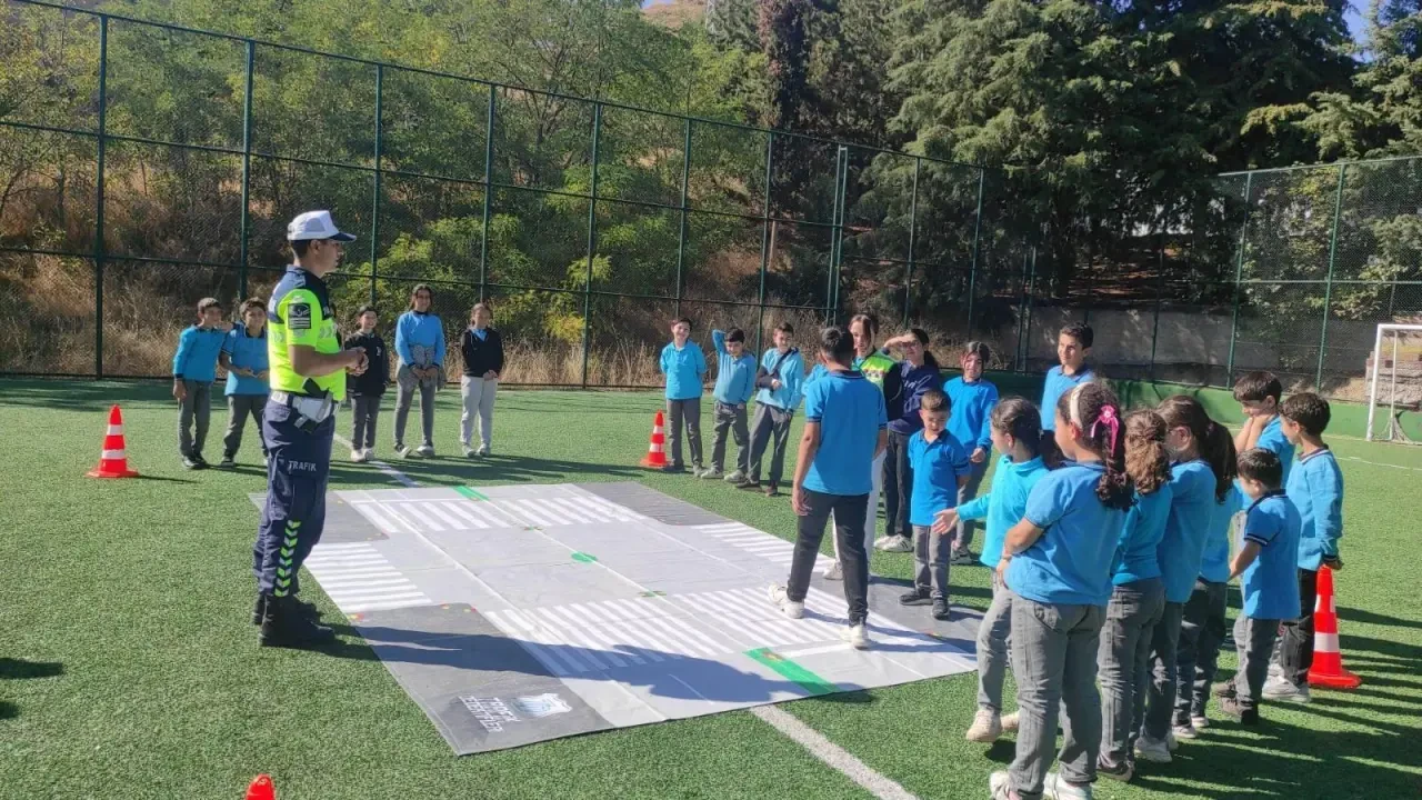 Merzifon’da Yeni Ders! Jandarmadan Trafik Bilinci 4