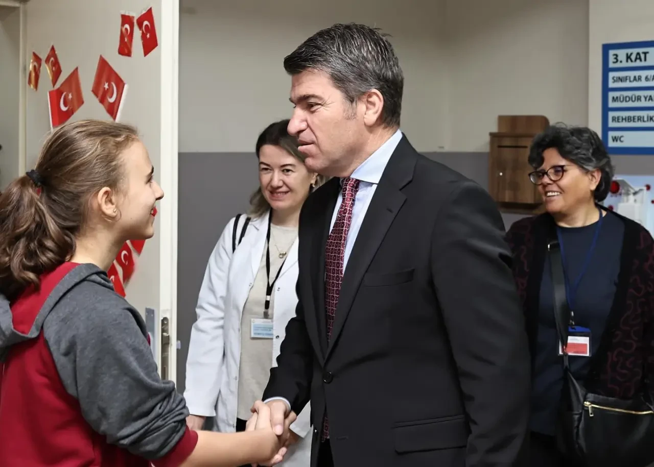 Vali Bakan, Eslem’in Cumhuriyet Davetini Geri Çevirmedi 3