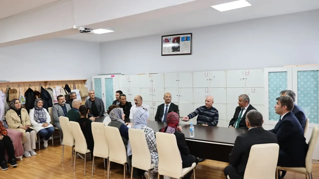 Eğitime Değerli Dokunuş: Vali Bakan Okulda 3