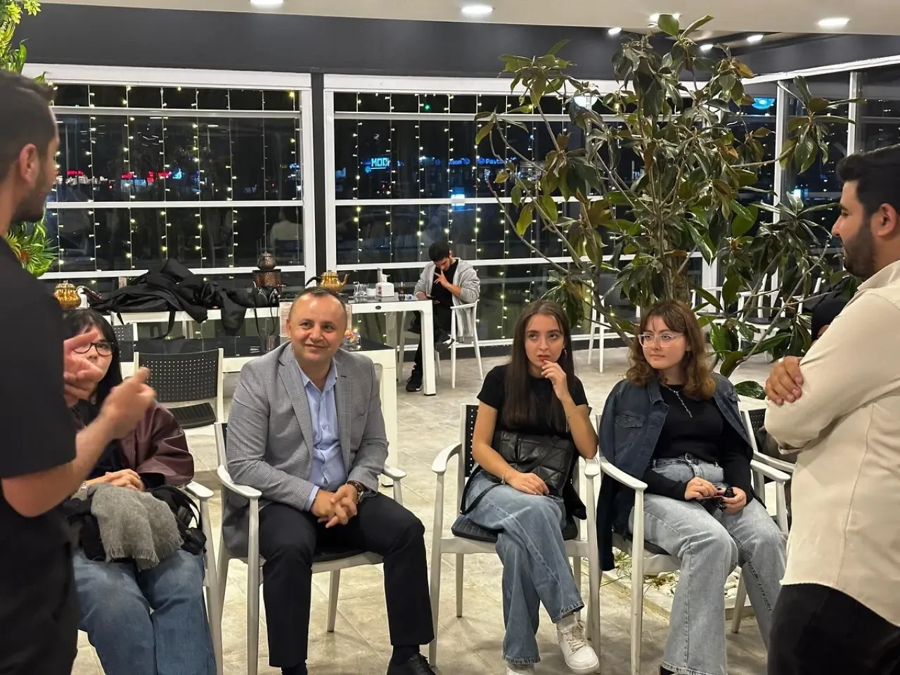 Başkan ve Gençlerden Keyifli Akşam 2