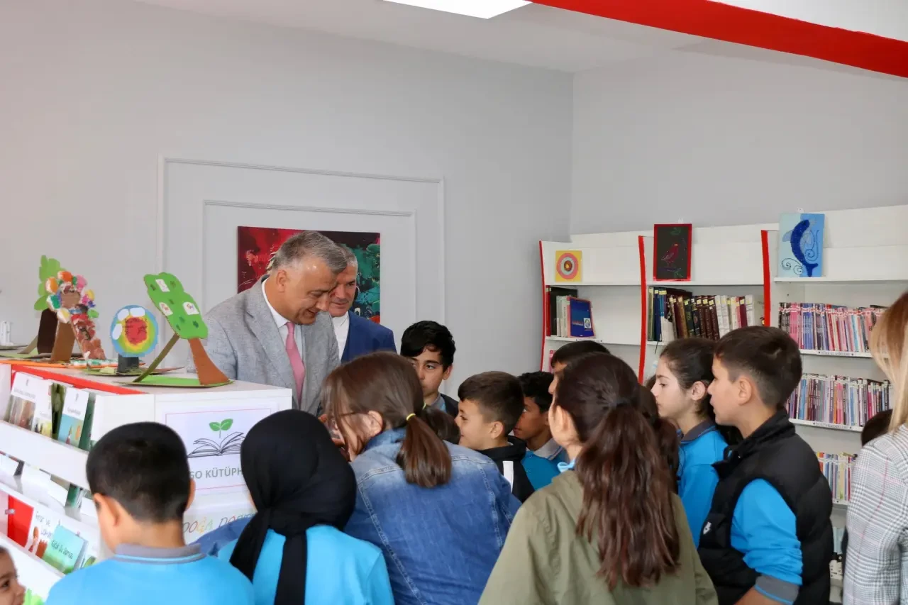 Atıktan Kütüphaneye: Öğrencilerden Örnek Proje 3