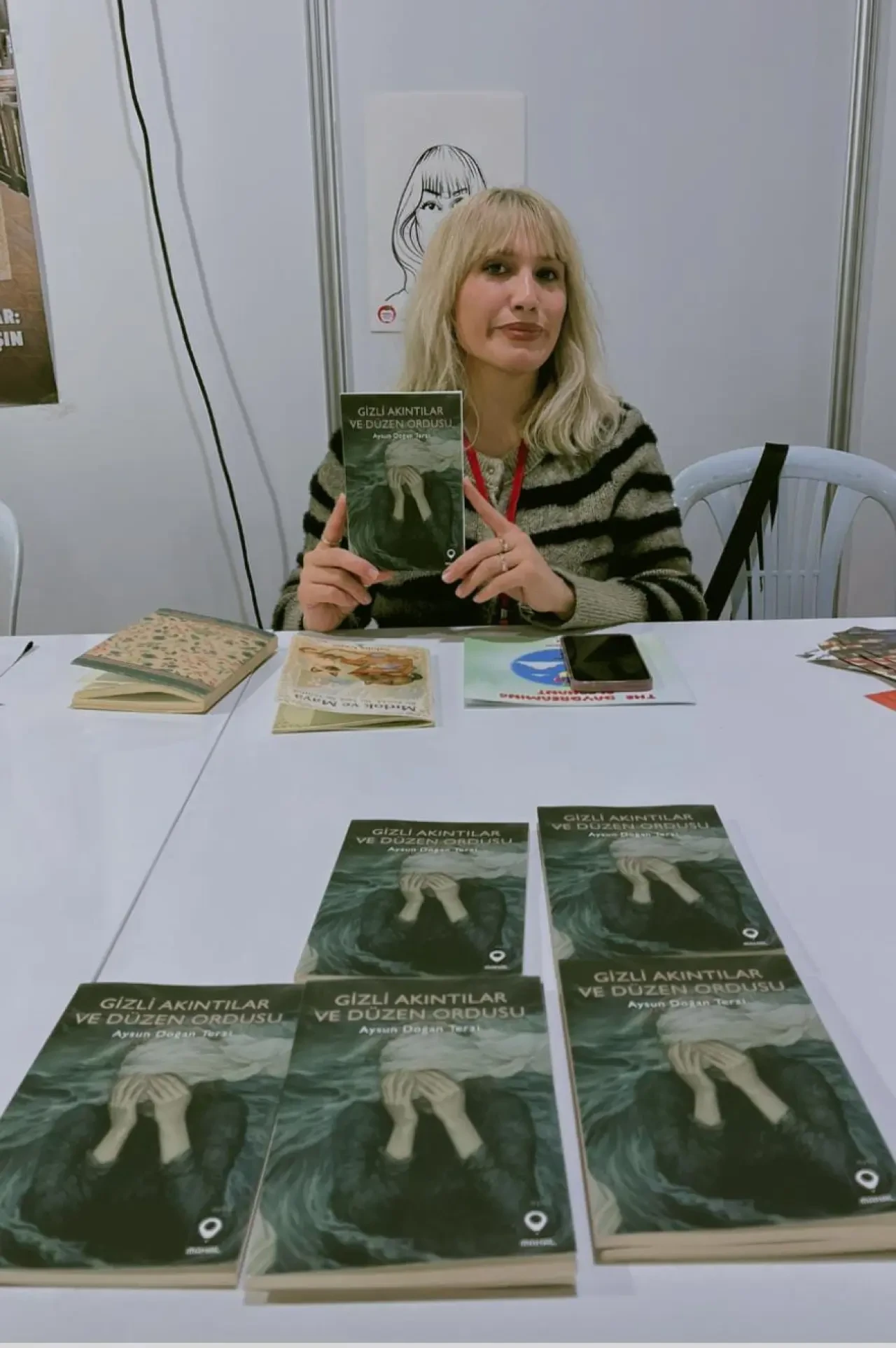 Aysun Doğan Terzi Kitap Fuarında Kitapseverlerle Buluştu 1