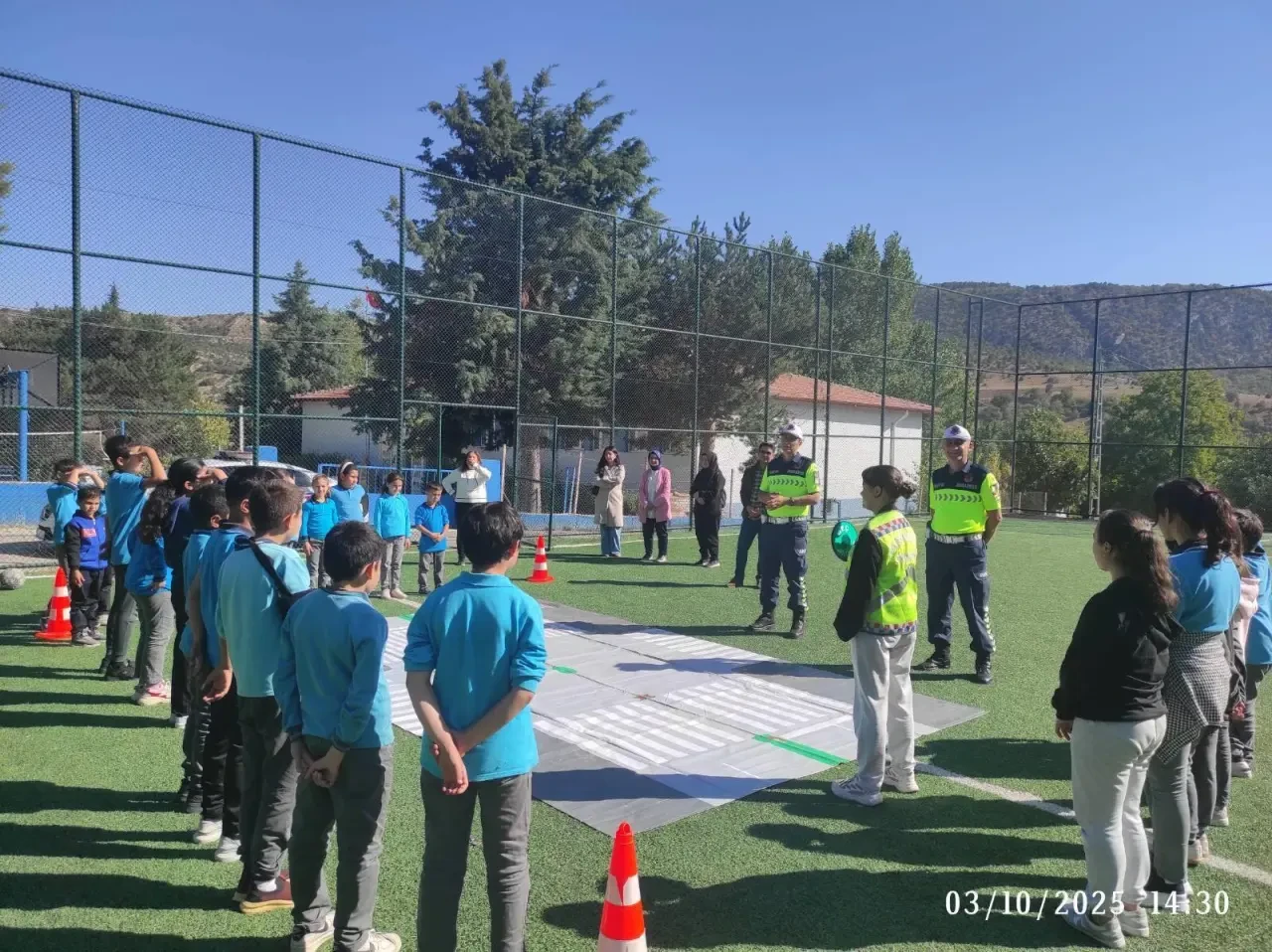 Merzifon’da Yeni Ders! Jandarmadan Trafik Bilinci 5