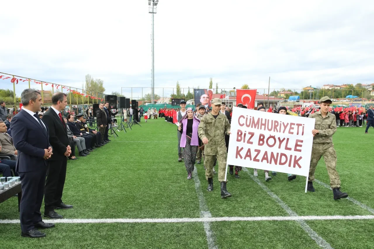 Suluova’da Cumhuriyet Bayramı’nın 102. Yılı Coşkuyla Kutlandı 5