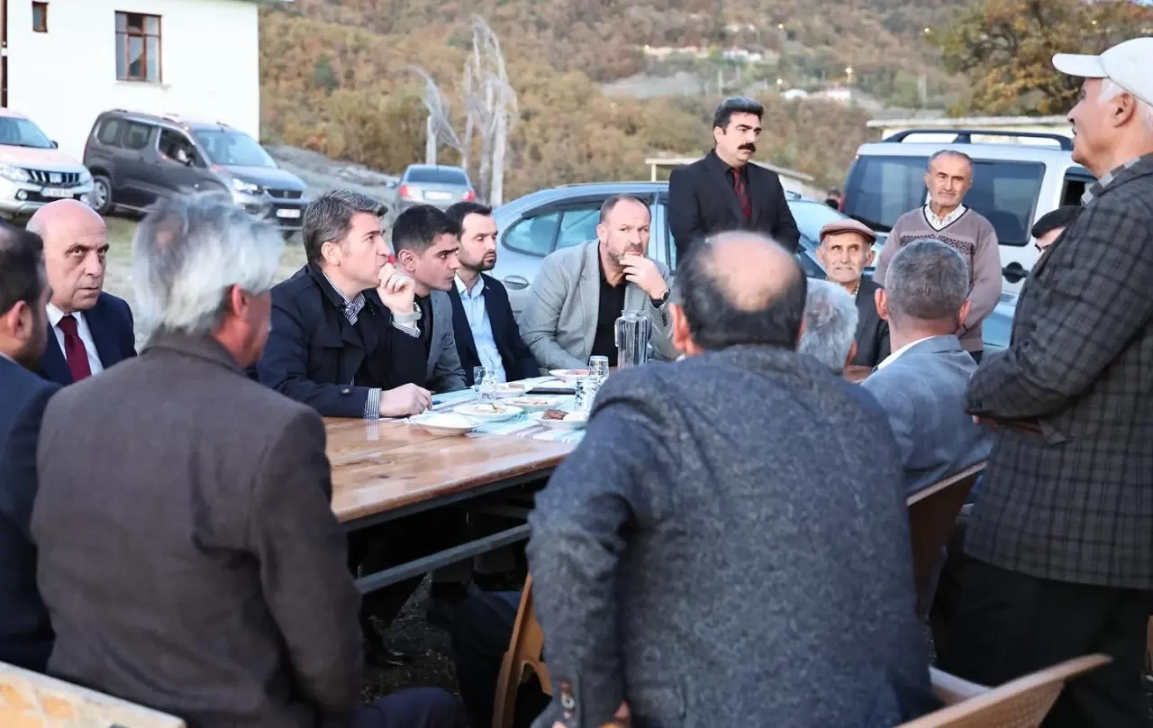 Vali Bakan, Yeşiltepe’de Halkla El Ele! 2