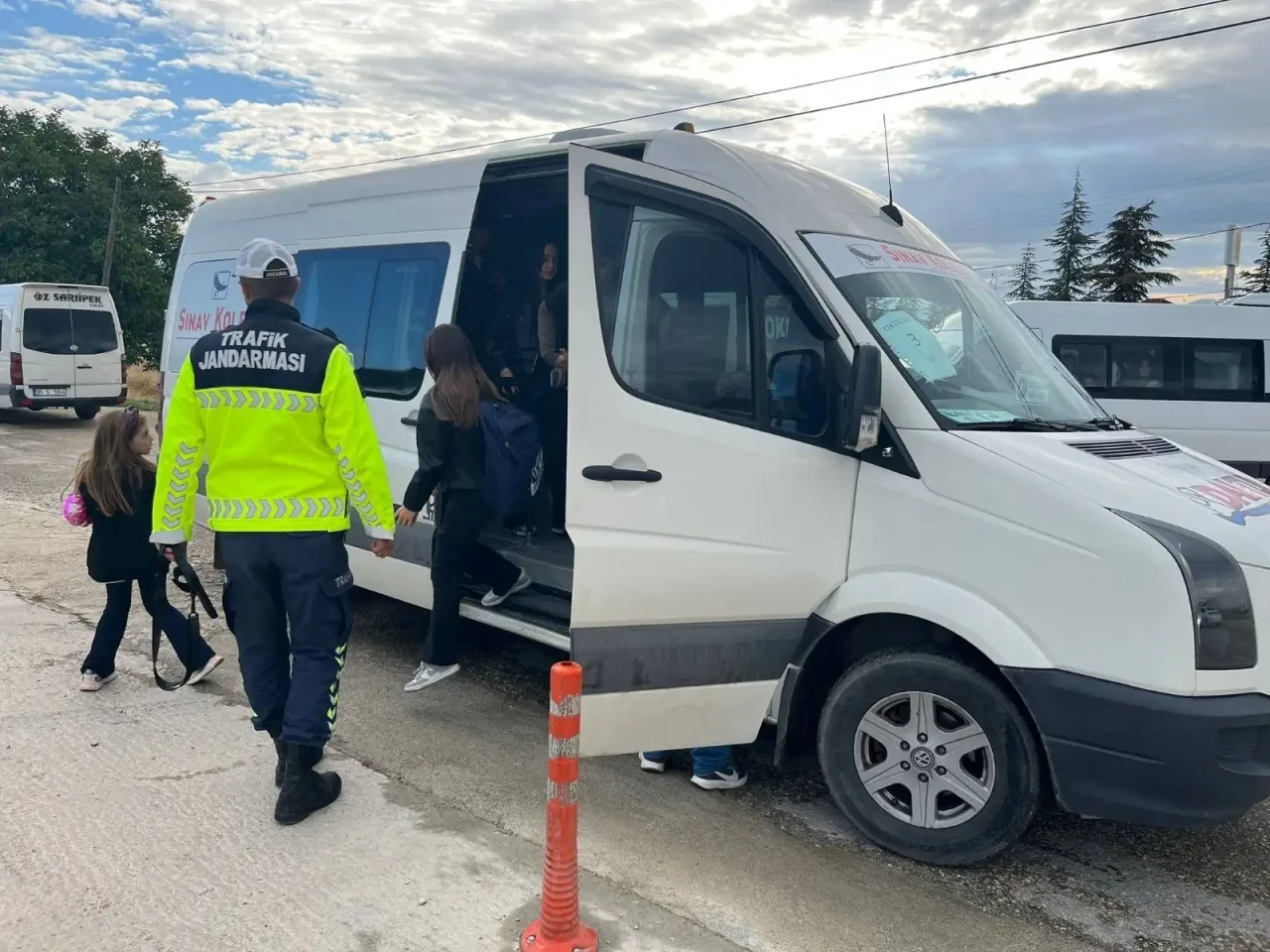 Merzifon’da Öğrenci Servislerine Güvenlik Denetimi 2