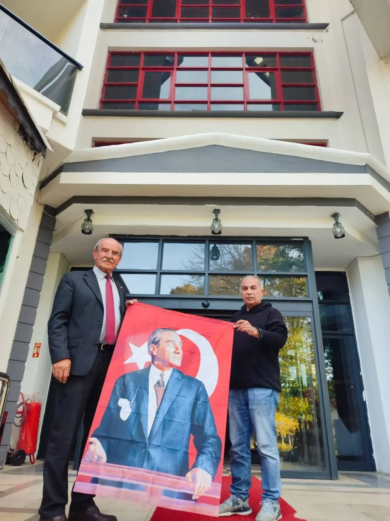 CHP Hamamözü'nden  Cumhuriyet Bayramı’na Özel Bayrak Dağıtımı 6