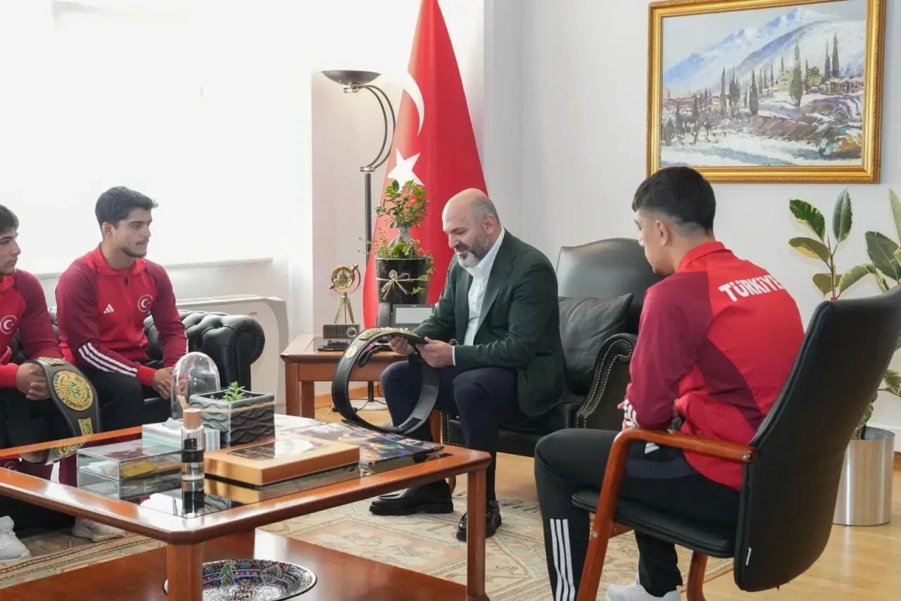 Dünya Şampiyonu Güreşçilerden RTÜK’e Ziyaret 3