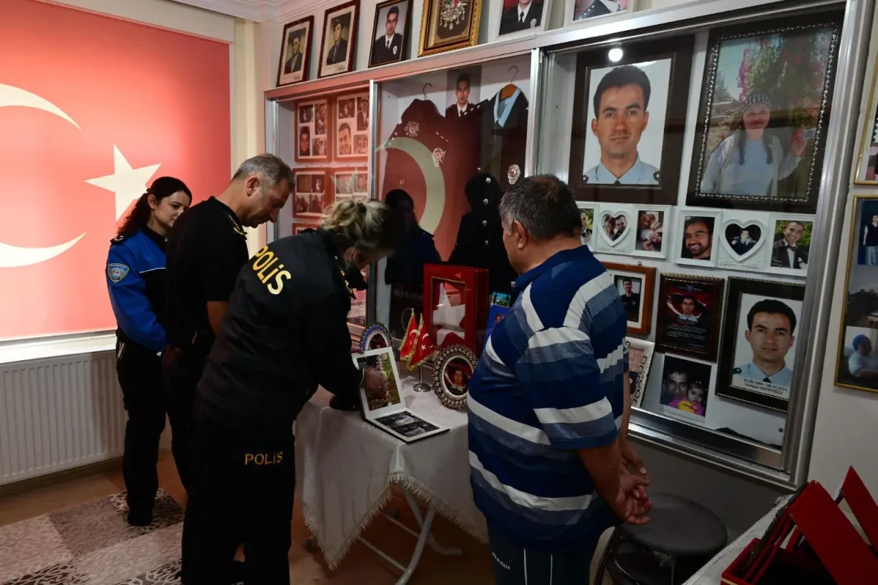 Amasya’da Şehit Başkomiser Hüseyin Hatipoğlu Rahmetle Anıldı 1