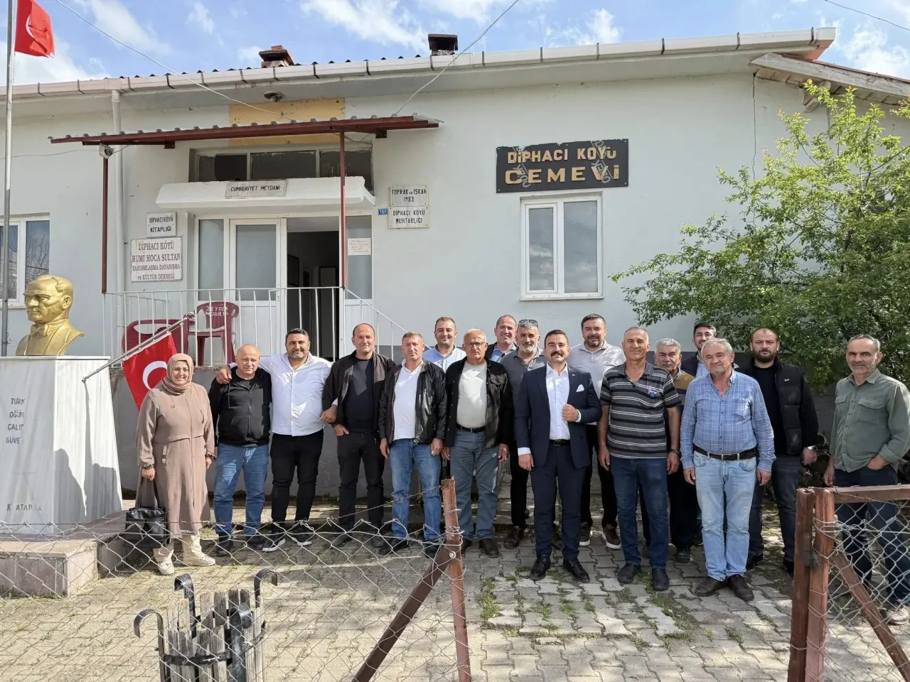 Gençlerden Muhtarlara Yeşeren Vefa 1