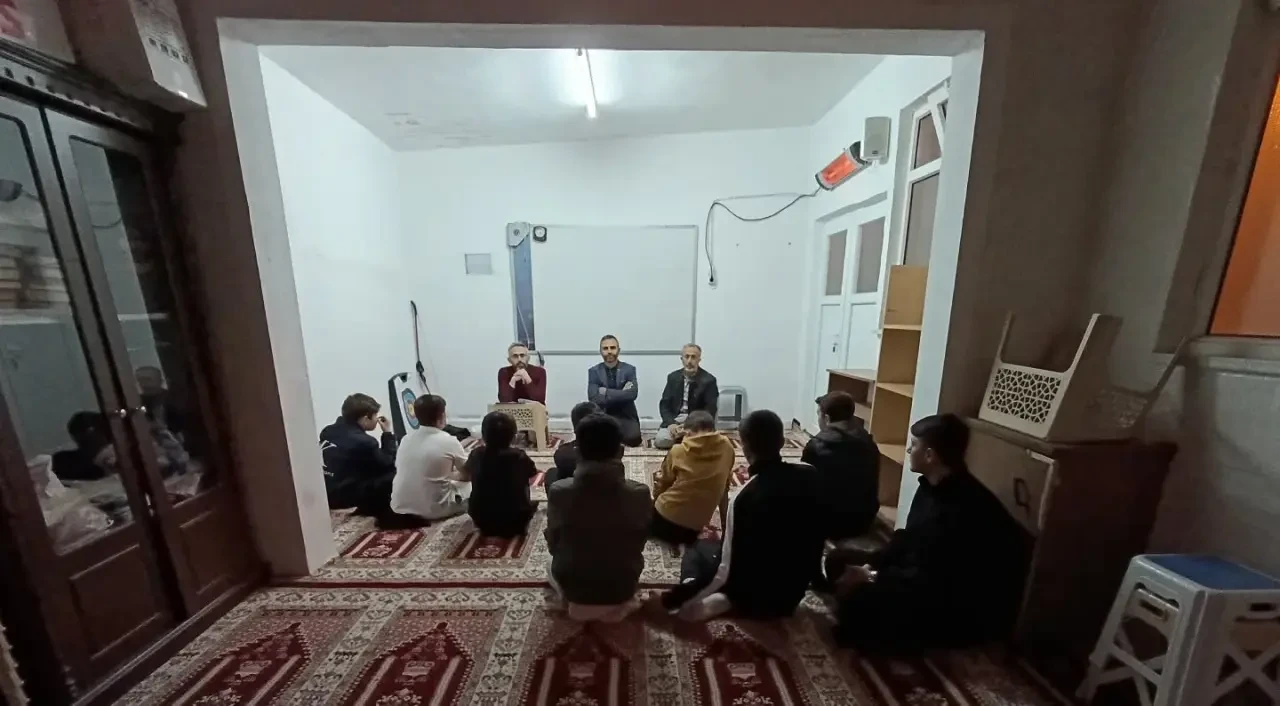 Merzifon’da Gençler Cami İkliminde Buluştu 1