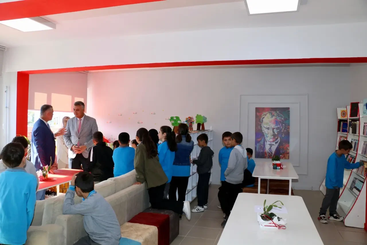 Atıktan Kütüphaneye: Öğrencilerden Örnek Proje 1