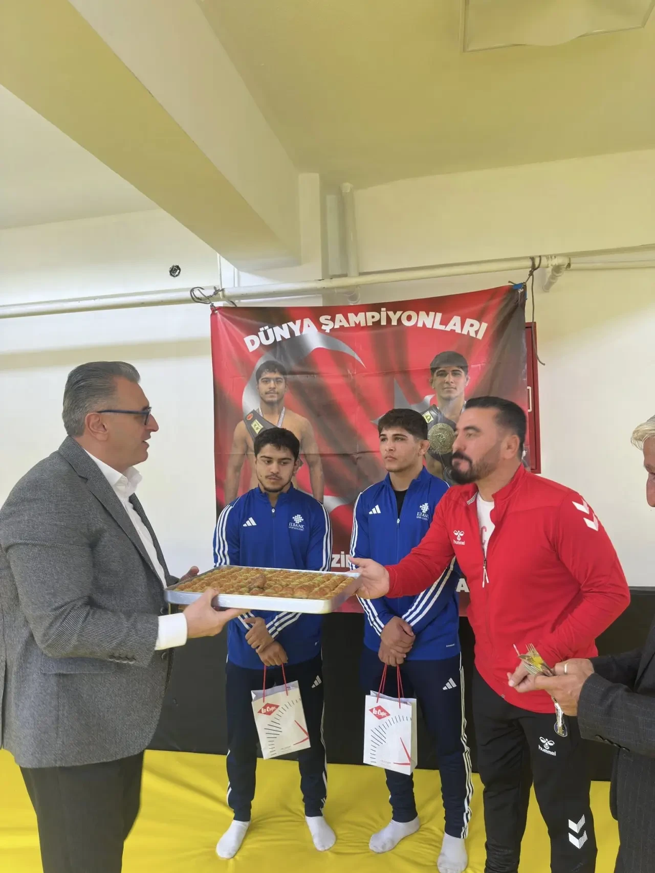 Çilez’den Dünya Şampiyonlarına Tebrik Ziyareti 3