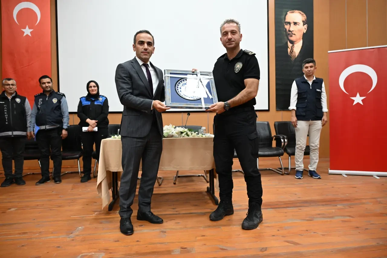 Amasya Emniyeti Gençlerle Güvenliği Konuştu 2