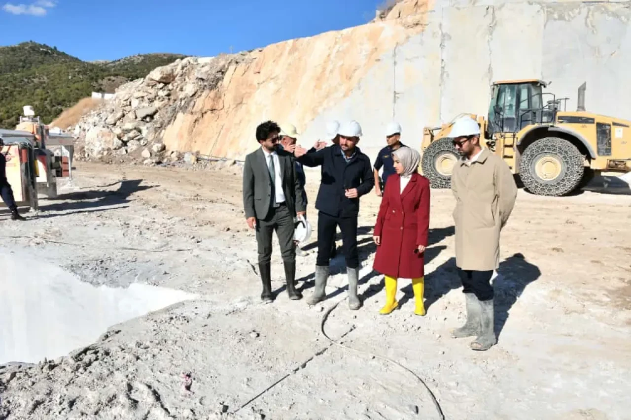 Kaymakam Güneş’ten Mermer Ocağına Ziyaret 1
