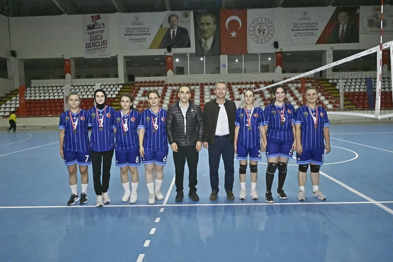 Valilik Takımı Bölge Şampiyonasında 1