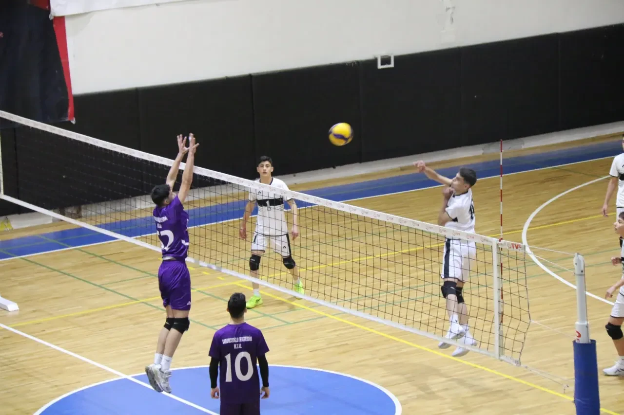 Amasya’da Voleybol Müsabakaları Başladı 2