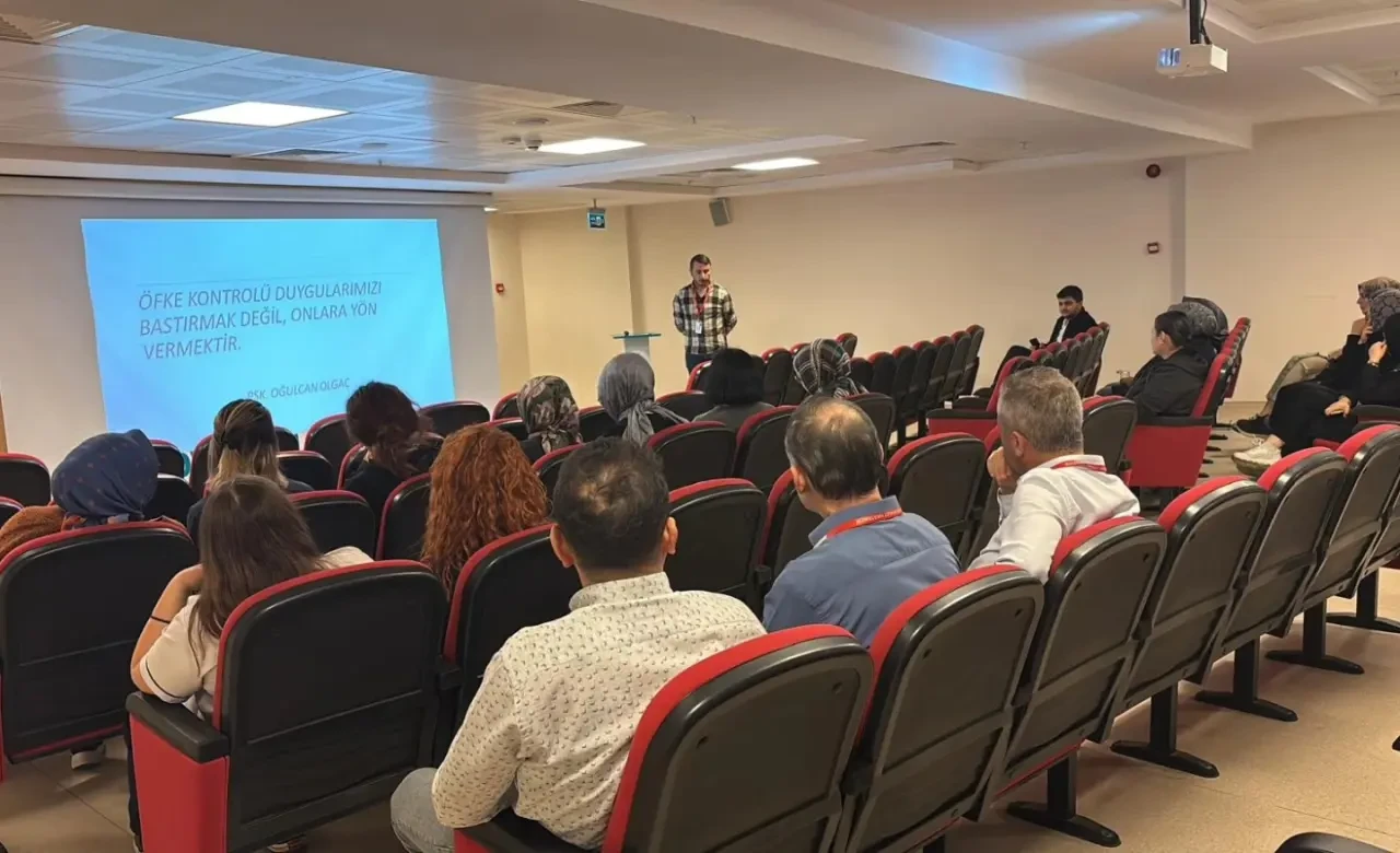 Suluova Devlet Hastanesi Personeline İletişim Eğitimi Verildi 2