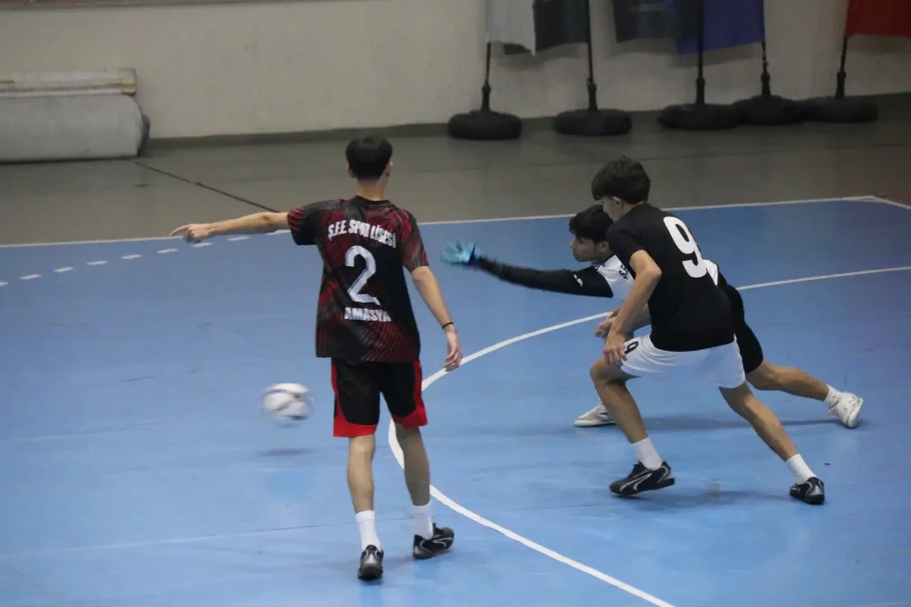 Amasya’da Okul Sporları Futsal Müsabakaları Başladı 6