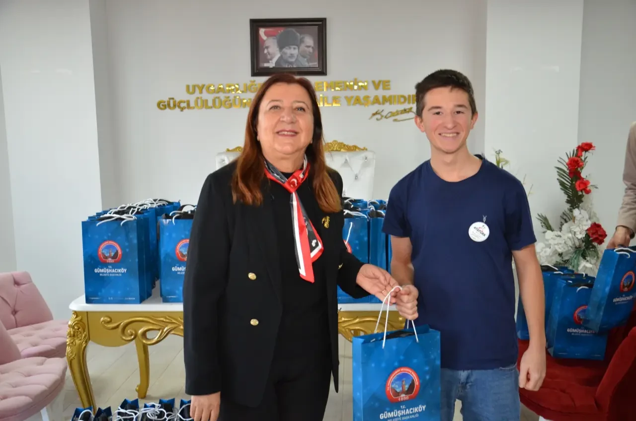 Gümüşhacıköy’de Atatürk’e Saygı Satranç Turnuvası Düzenlendi 5