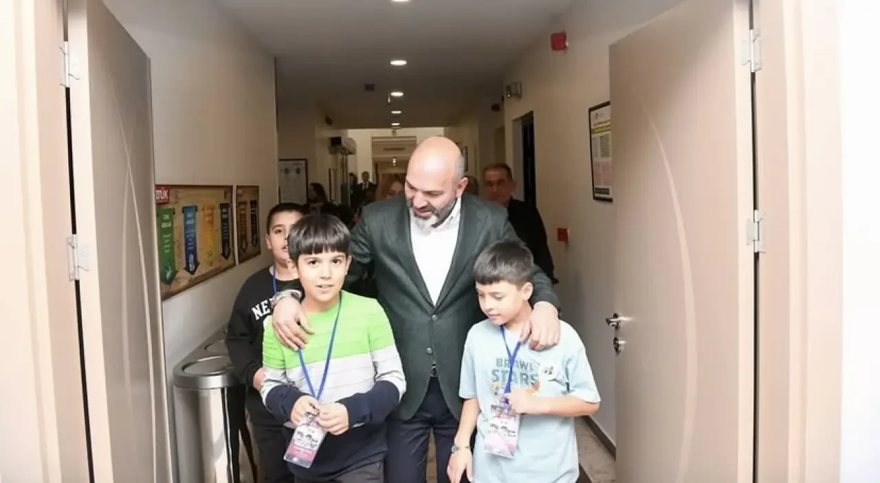 RTÜK Üyesi Hasan Davulcu’dan Öğrencilere Anlamlı Ziyaret ve Sıcak Karşılama 4