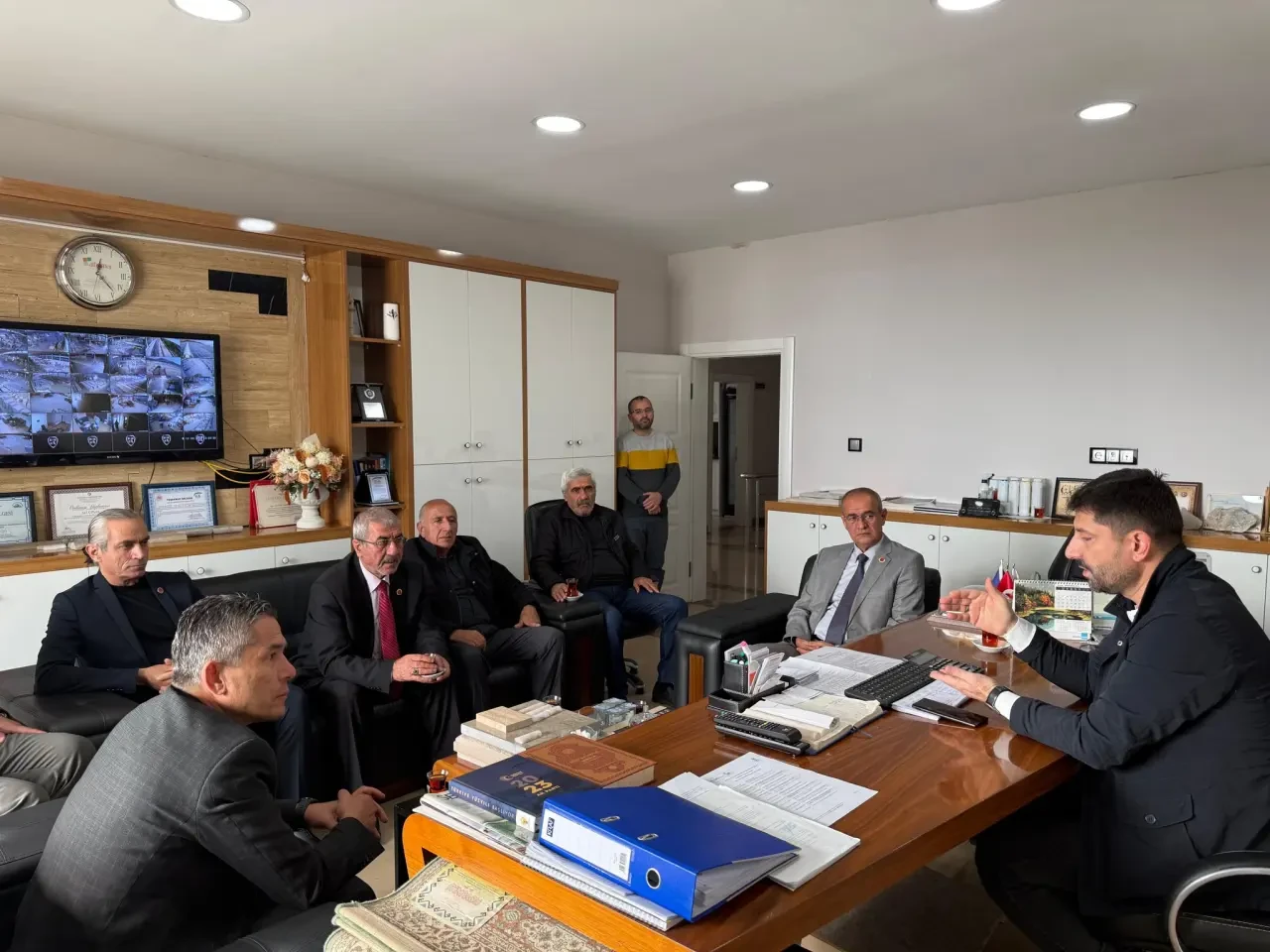 MHP Amasya Teşkilatı Sahada Halkla El Ele 1