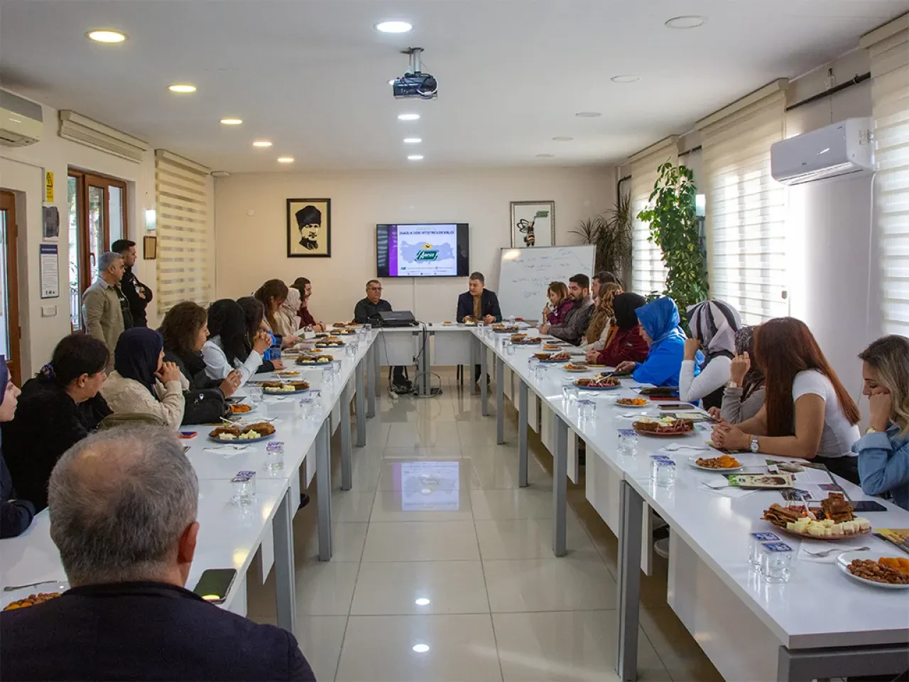 Amesia Gıda, GAP Bölgesi Kadın Kooperatifleri Heyetini Ağırladı 3