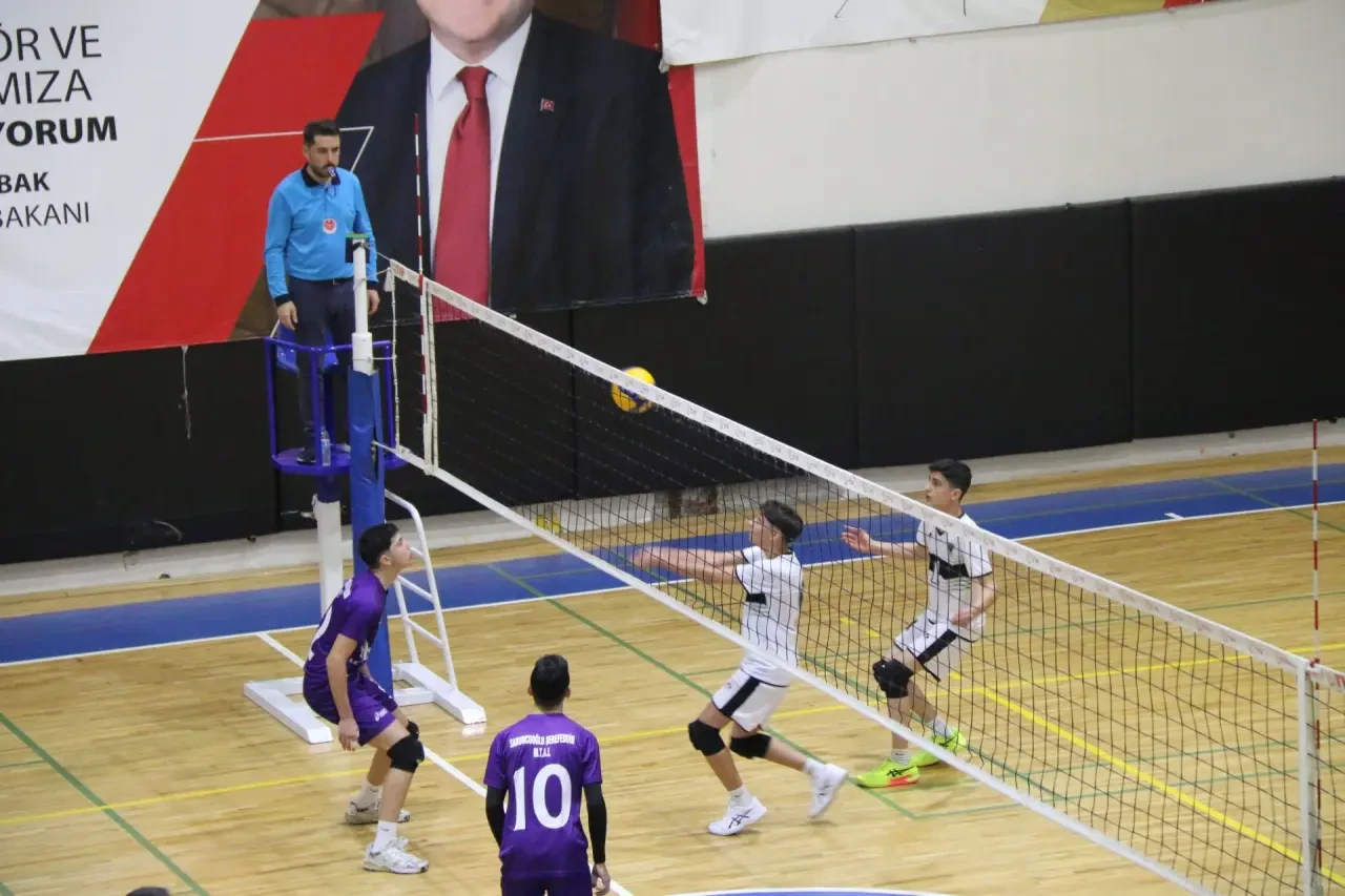 Amasya’da Voleybol Müsabakaları Başladı 3
