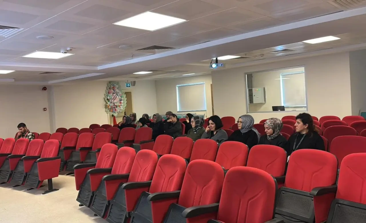 Suluova Devlet Hastanesi Personeline İletişim Eğitimi Verildi 1