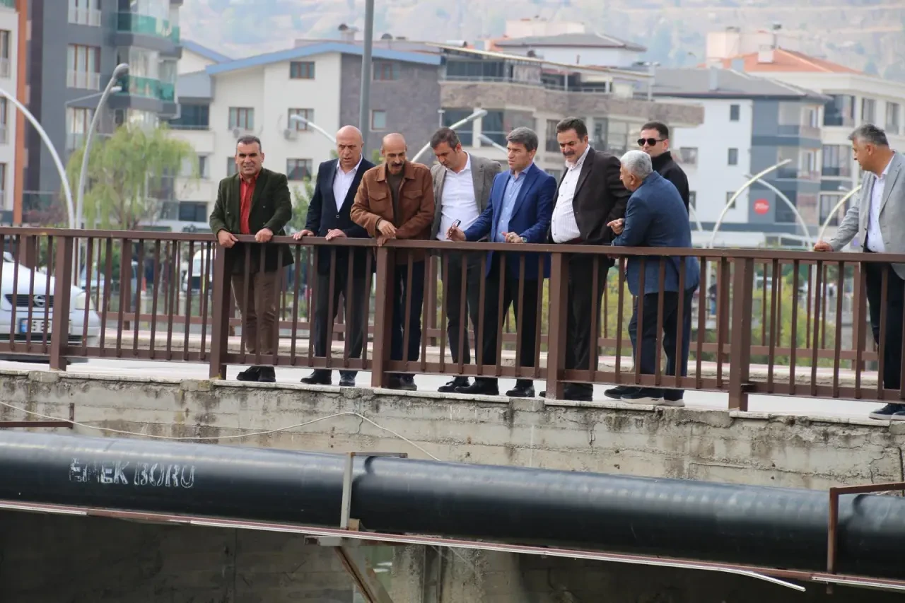 Yeşilırmak’ta Yatak Temizliği Başladı: Amasya İçin Köklü Çözüm Hedefleniyor 1