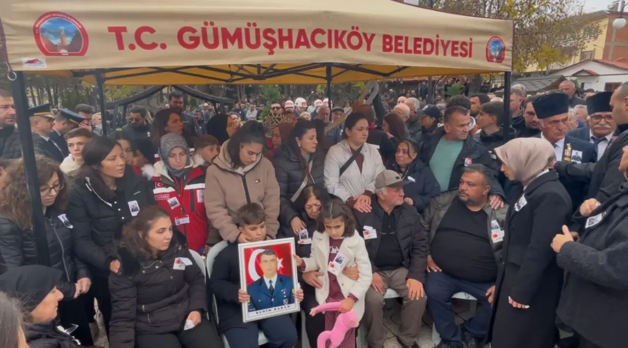 Göz Yaşları Sel Oldu: Amasya Şehidini Uğurladı 2