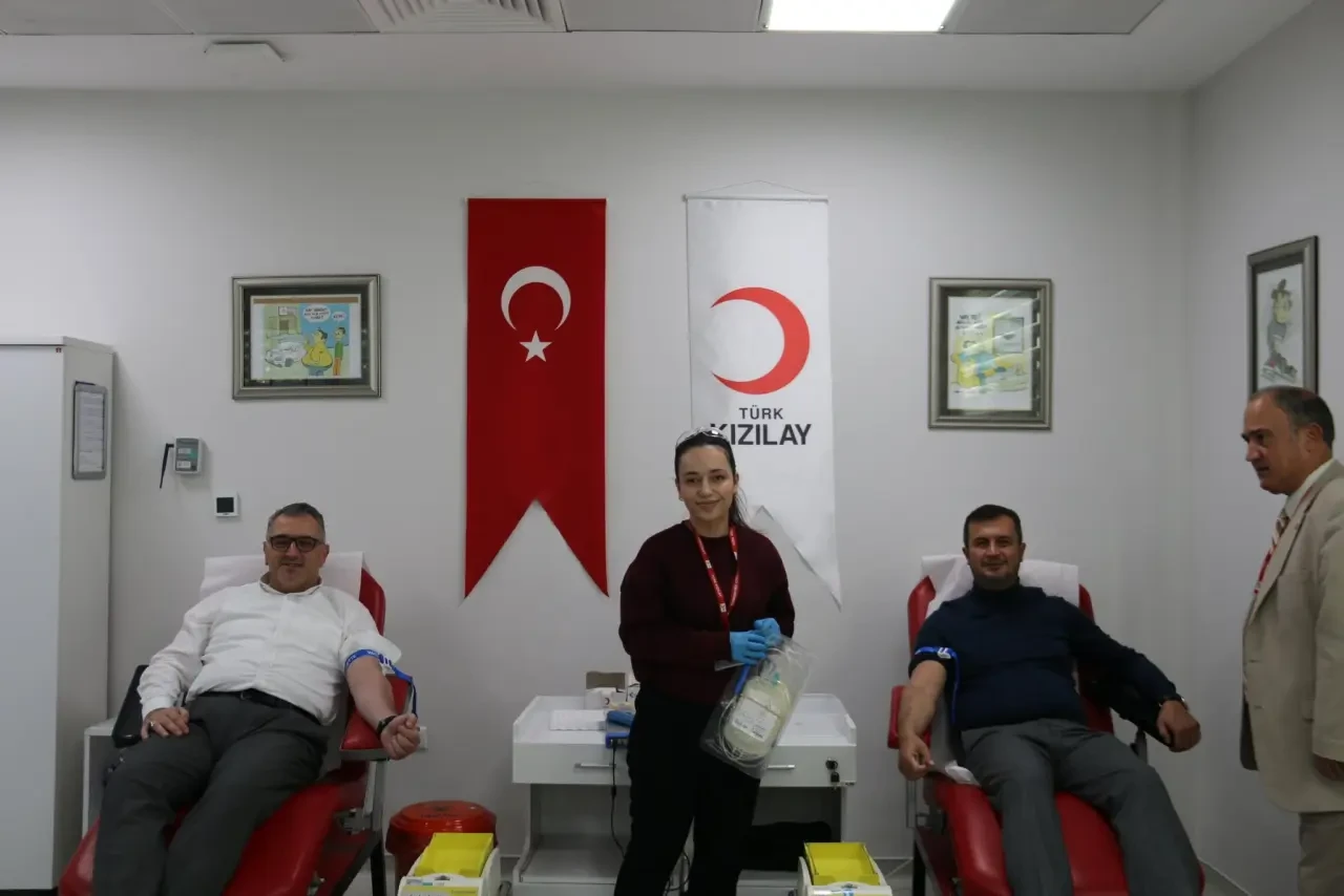 Milletvekili Çilez’den Kızılay’a Ziyareti 3