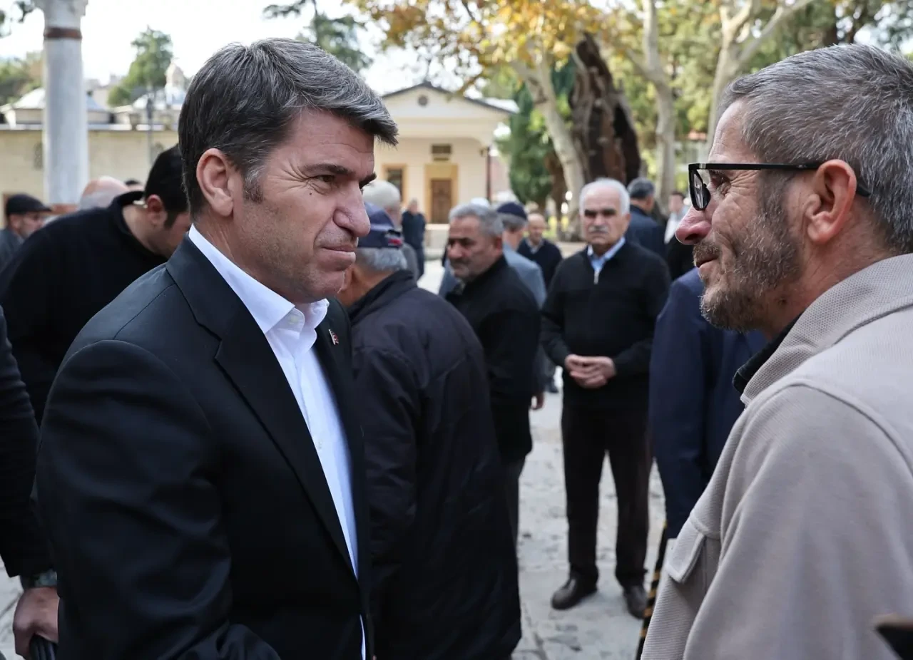 Vali Bakan Tarihi Külliyede Halkla Buluştu! 2