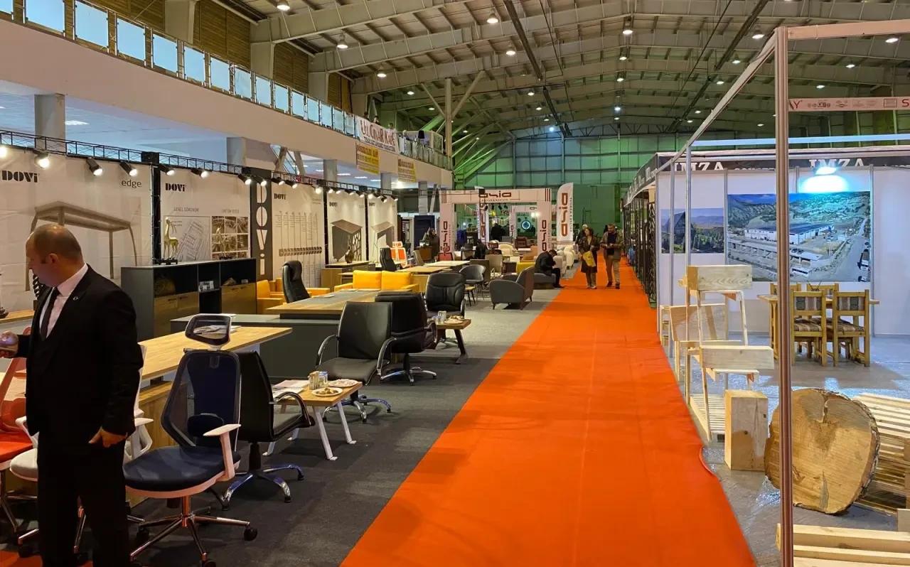 MOBİLYA FUARINDA HAYAL KIRIKLIĞI! FUAR, BEKLENEN İLGİYİ GÖRMÜYOR 3