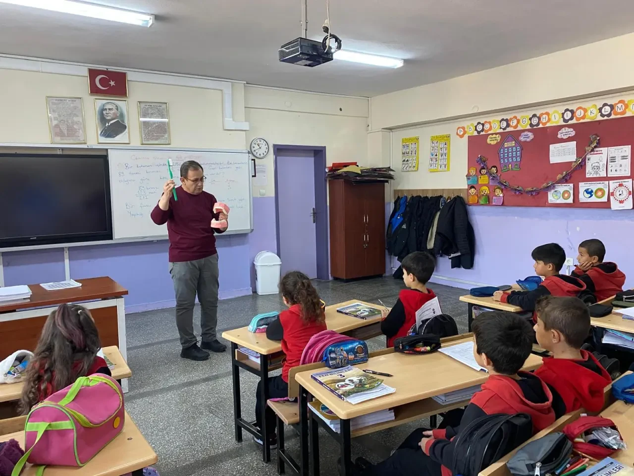 Amasya’da Öğrencilere Travmatik Dental Yaralanma Eğitimi 3