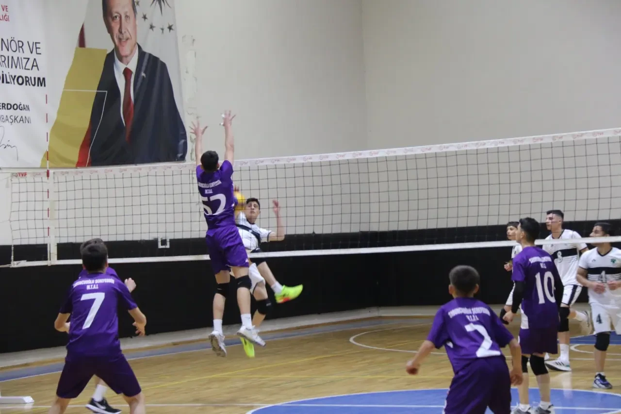 Amasya’da Voleybol Müsabakaları Başladı 4
