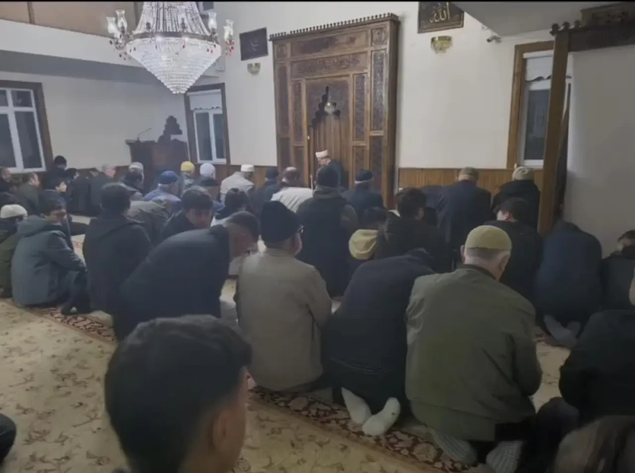Baba-Oğul Namaz Buluşması Sürüyor 1