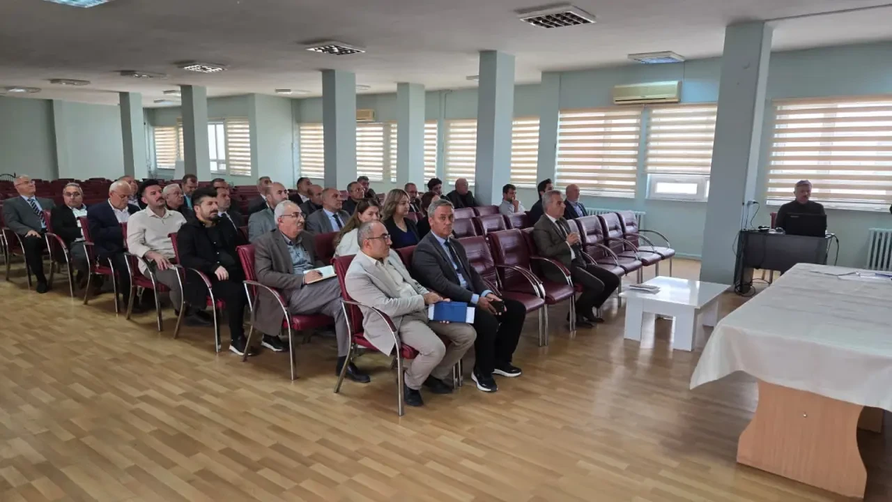 Suluova’da 1. Dönem Ortak Sınav Toplantısı Gerçekleştirildi 1