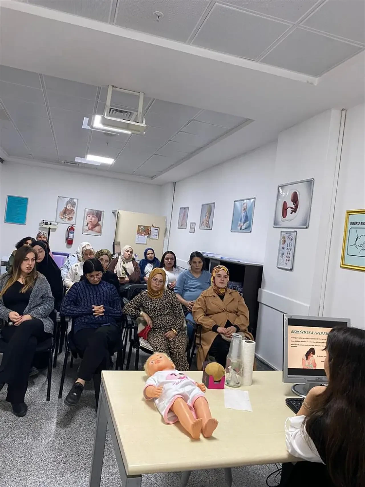Gebe Okulu’nda Anne Adaylarına Eğitim 2