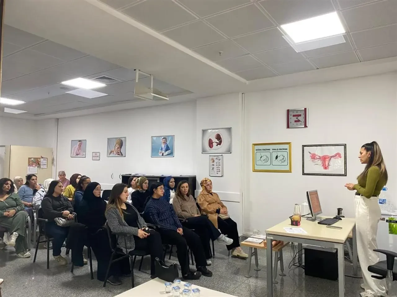 Gebe Okulu’nda Anne Adaylarına Eğitim 4