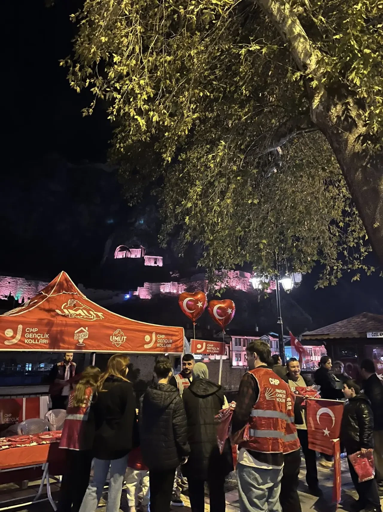 Bu Gençlik Boyun Eğmez 1