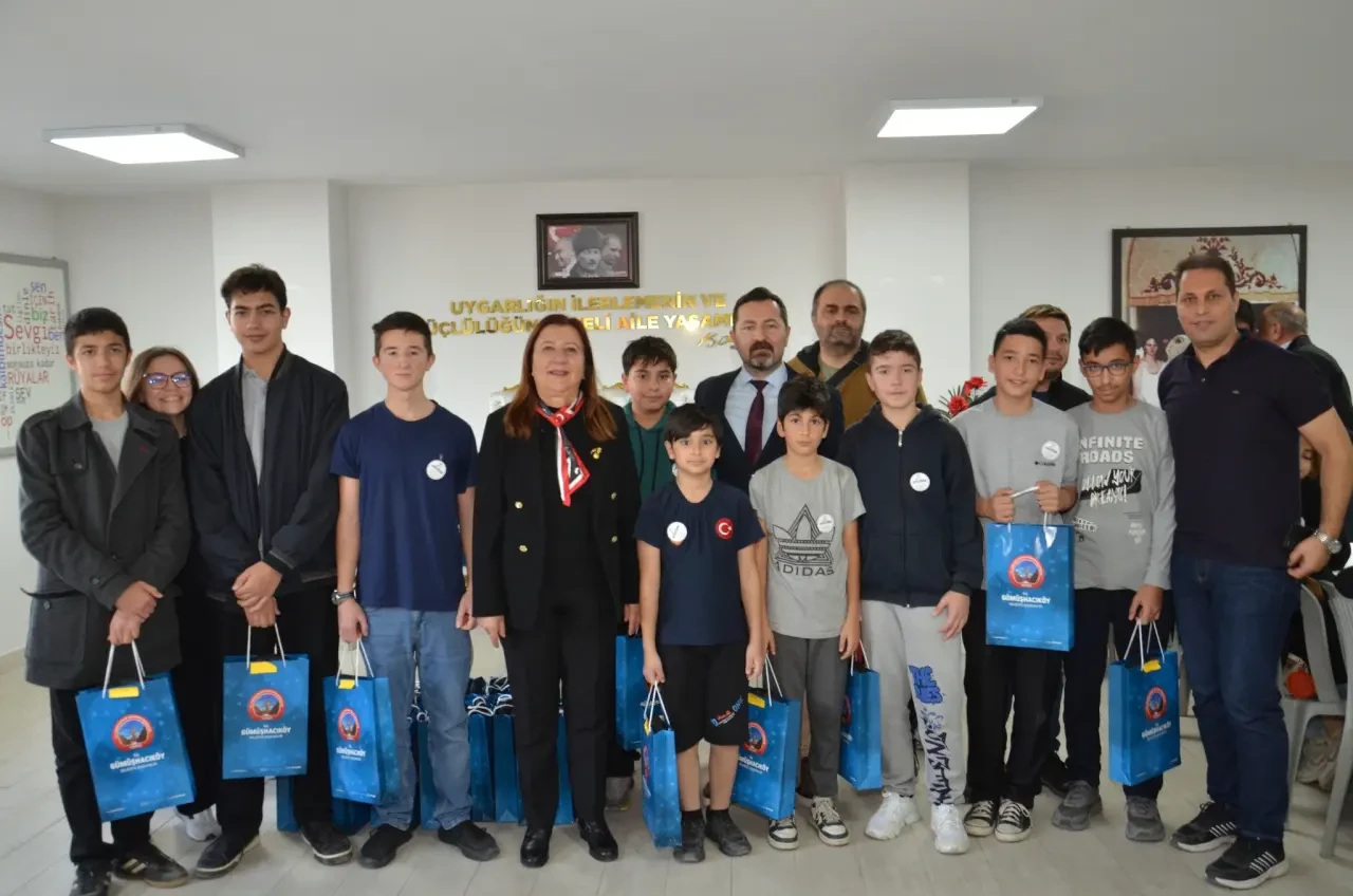 Gümüşhacıköy’de Atatürk’e Saygı Satranç Turnuvası Düzenlendi 7