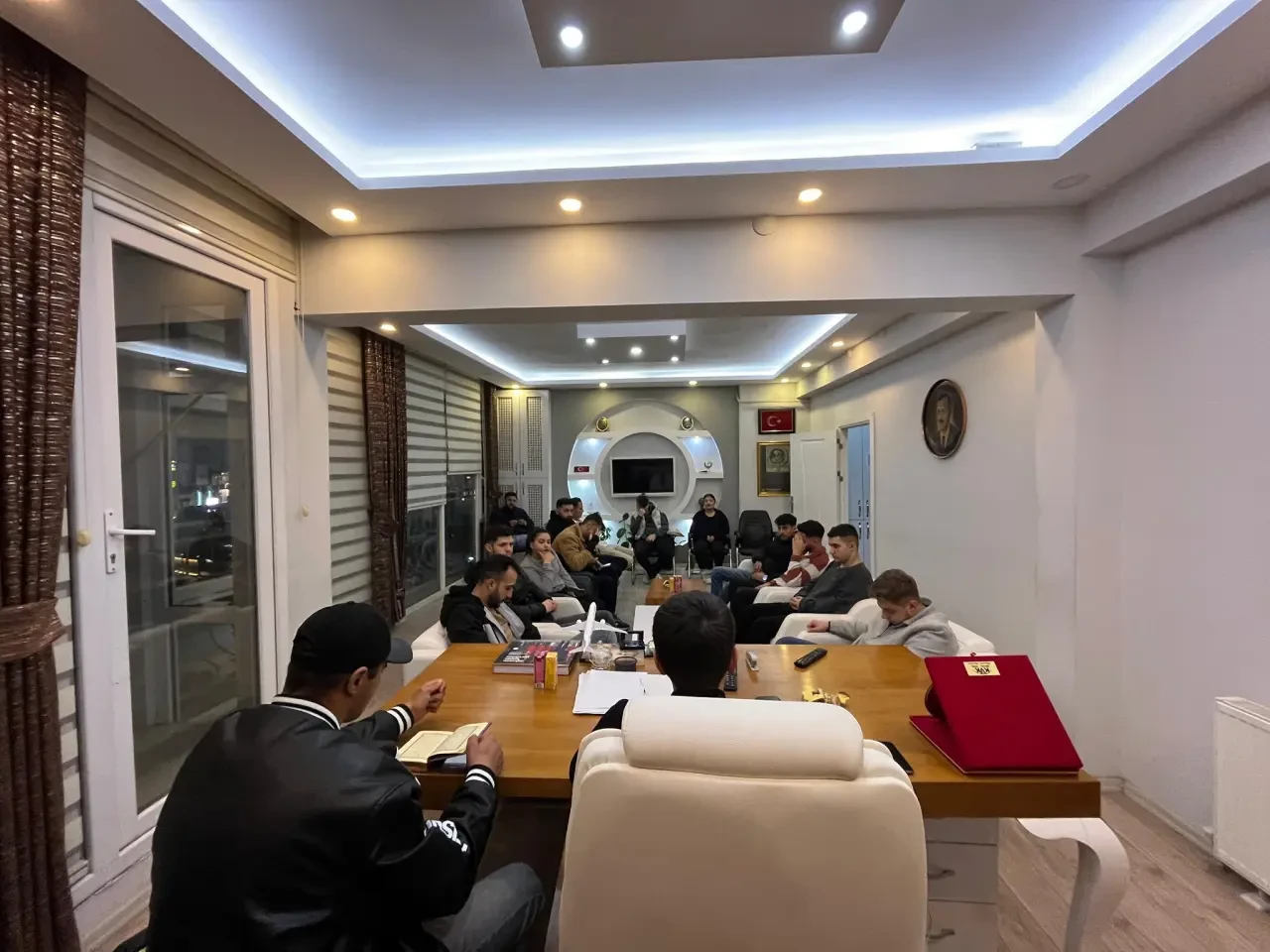 Ak  Gençlik Toplantısını Gerçekleştirdi 2