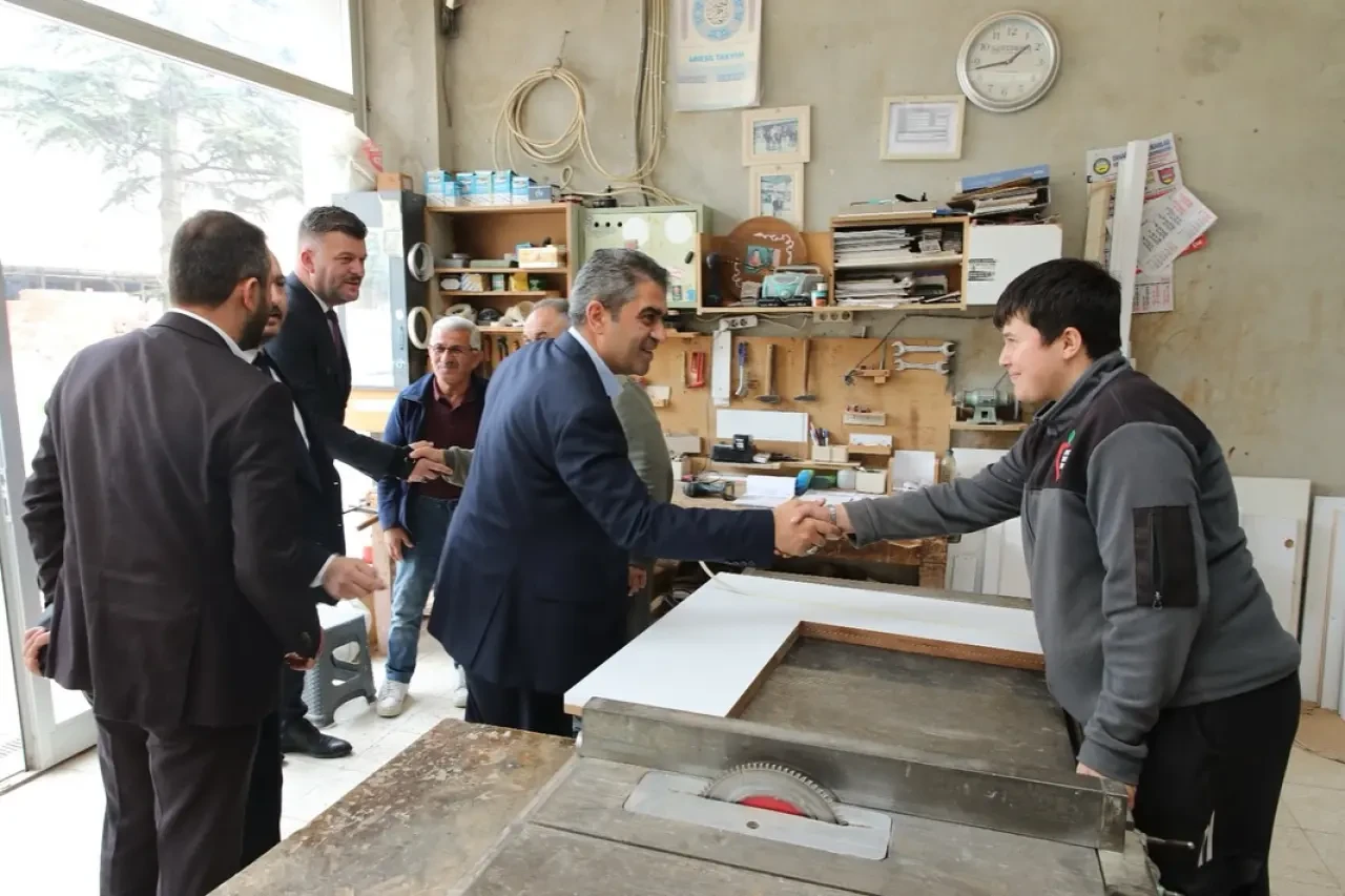 Başkan Uzun Esnafın Yanında 6